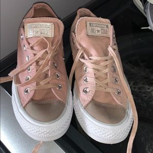 Women’s converse.